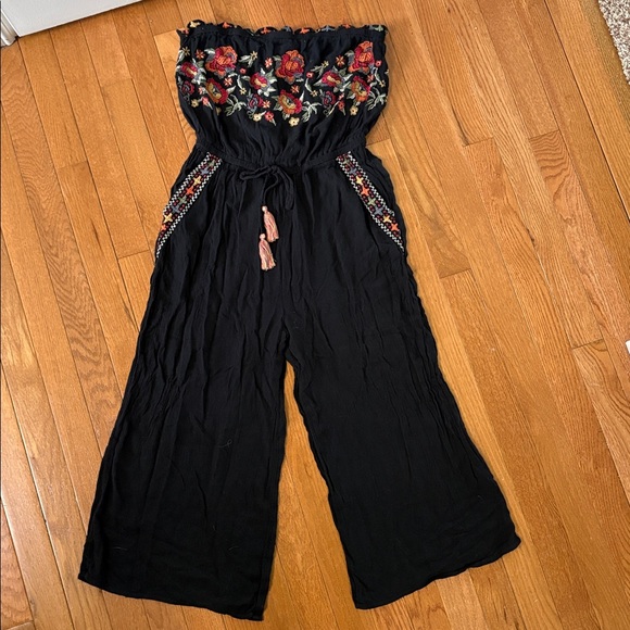 American Eagle Floral Embroidered Boho Jumpsuit Size Medium - Picture 2 of 10